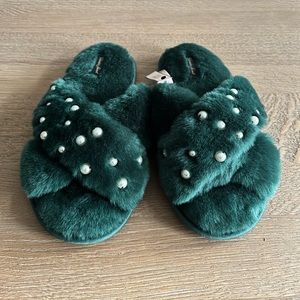 Victoria’s Secret Slippers (Large)